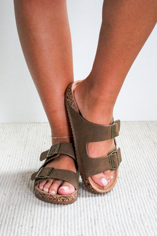 Brooke Buckle Strap Sandal • Dark Tan