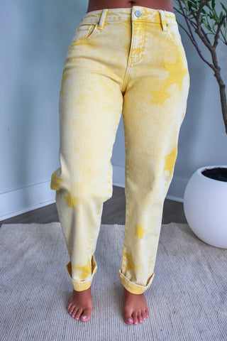 Rosy Star Print Boyfriend Jean • Banana