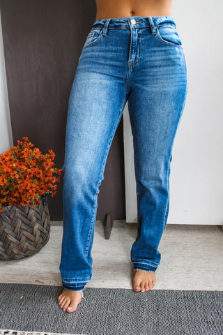 Micah Shadow Hem Straight • Medium Wash