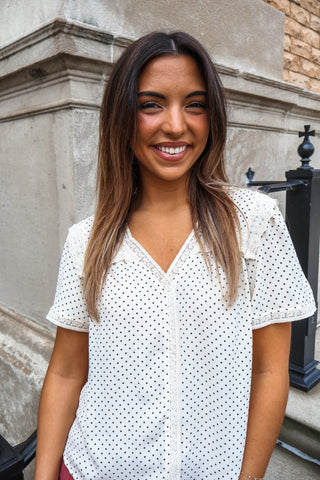Naturally Charming • Cream Dot