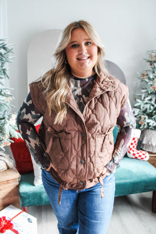 Take A Bow Quilted Vest • Chocolate - PLUS