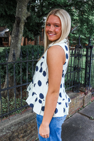 Playful Spotlight • Cream Dot