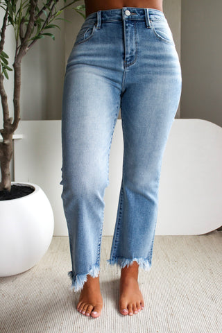 Maya Frayed Hem Bootcut • Light Wash