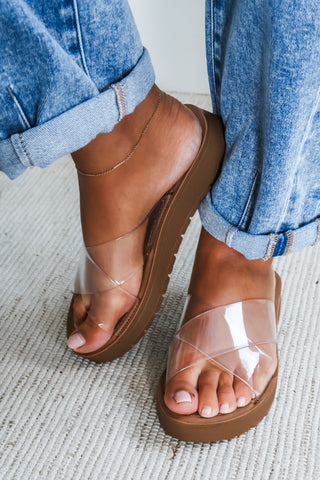Cove Crossover Sandal • Clear