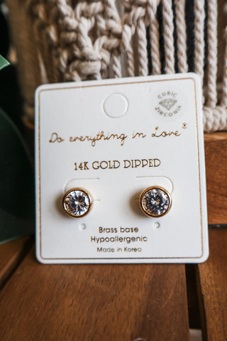 Shining Simplicity Stud Earrings • Gold