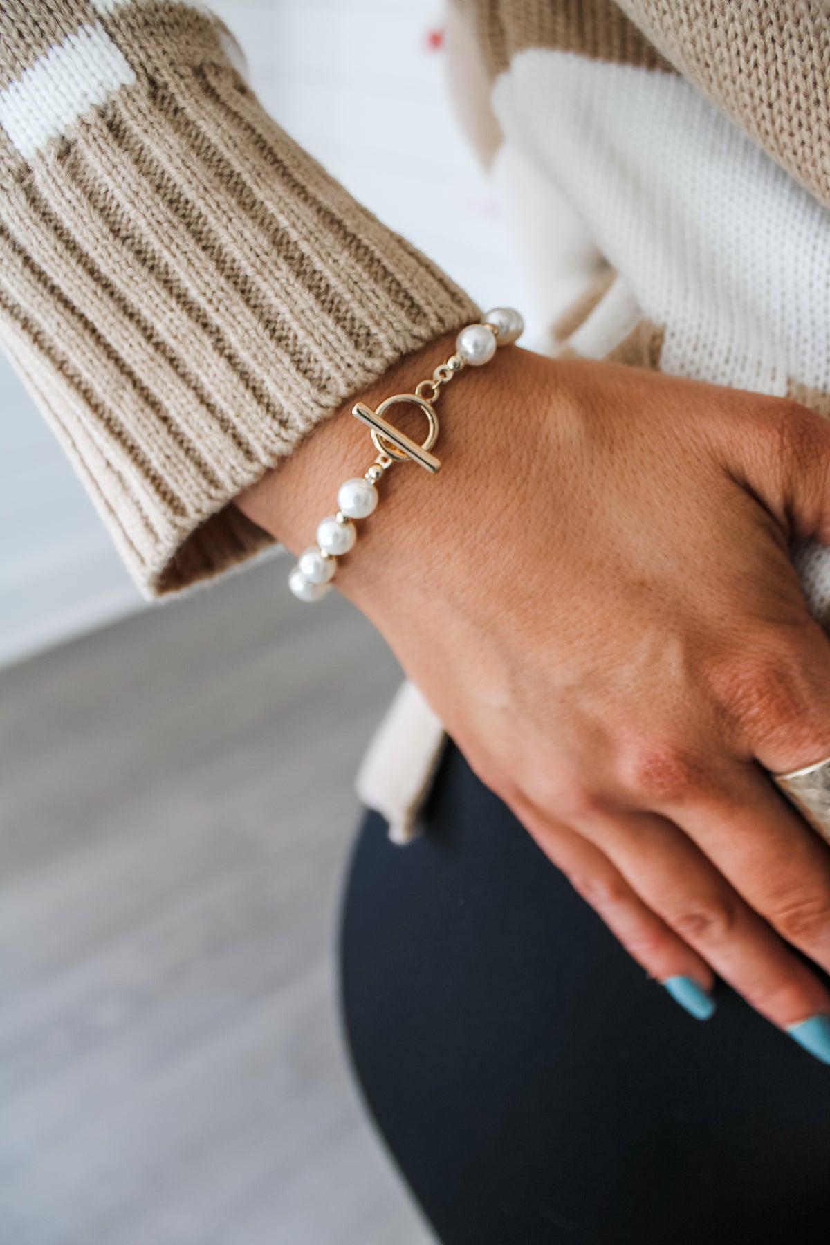 Here To Stay Pearl Toggle Bracelet • Gold