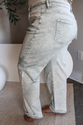 Averi Star Print Boyfriend Jean • Pistachio - PLUS