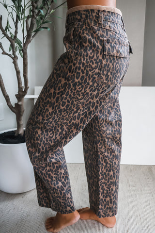 Eseme• leopard barrel Jean