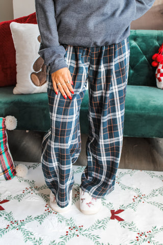 Fireside Flannel Pants • Navy Plaid