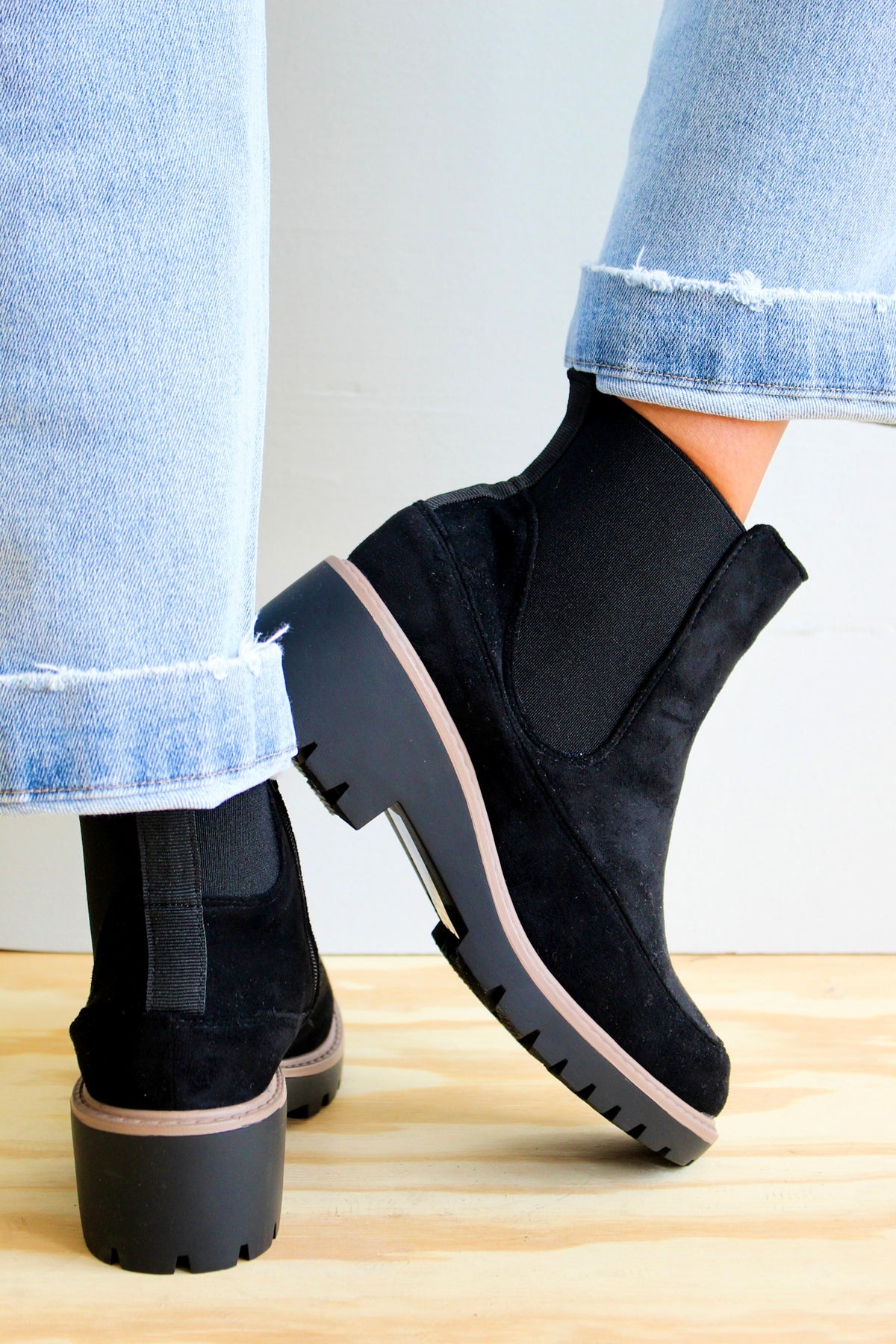 Cool Essential Chelsea Boot • Black