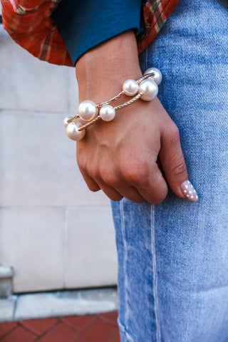 Eye-Catching Elegance Bracelet • Pearl