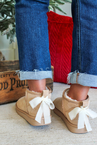 Cozy Classic Mini Boot • Oatmeal