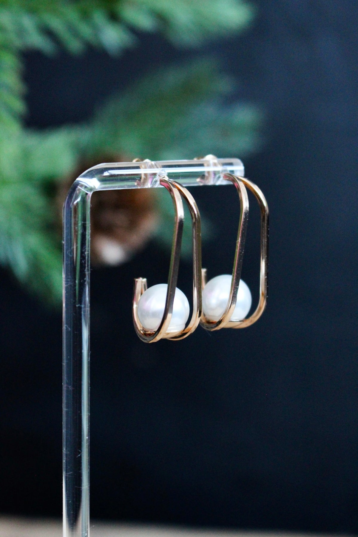 Timeless Memories Pearl Earrings • Gold