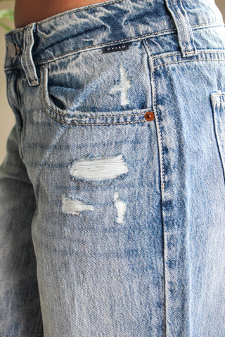 Nellie Distressed Baggy Jean • Light Wash