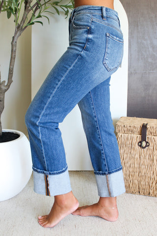 Hallie Front Seam Straight • Medium Wash