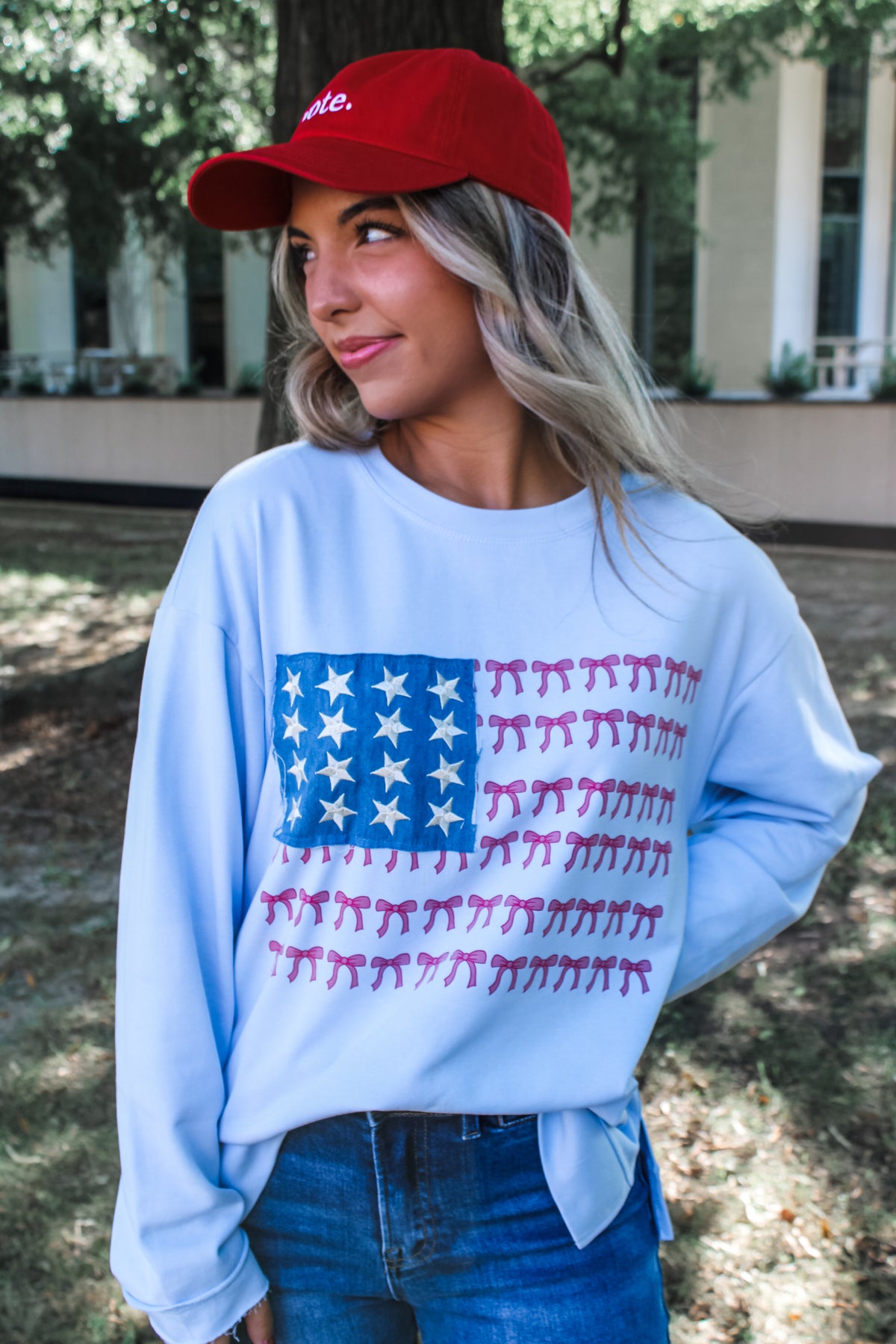 Head To The Hamptons Bow Flag Pullover • Light Blue