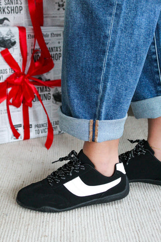 In The Lane Sneaker • Black/White