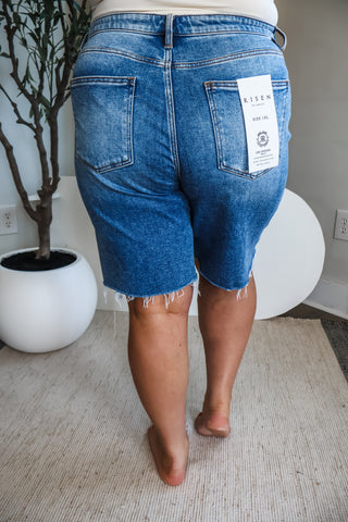 Janie frayed hem Bermuda short • plus