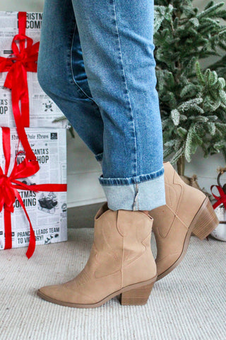 Dallas Western Ankle Boot • Tan