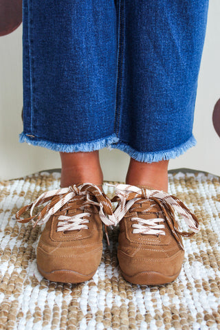 Double Play Lace-Up Sneaker • Dark Tan