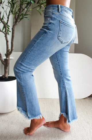 Maya Frayed Hem Bootcut • Light Wash