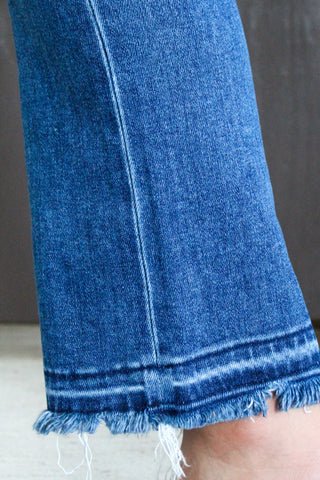 Beth Shadow Hem Straight • Dark Wash