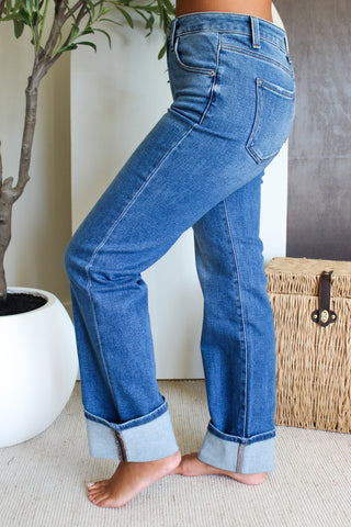 Laine Cuffed Straight Leg • Medium Wash