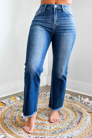 Rylee Frayed Hem Straight • Dark Wash