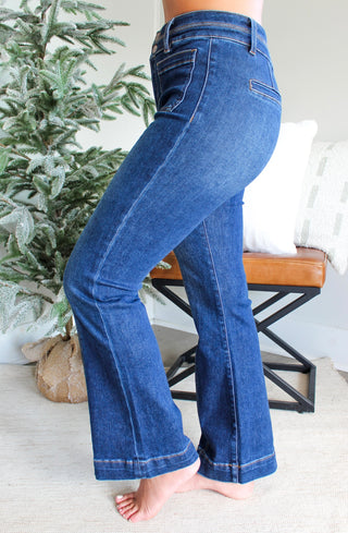 Helene Patch Pocket Slim Flare • Dark Wash