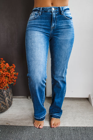 Micah Shadow Hem Straight • Medium Wash