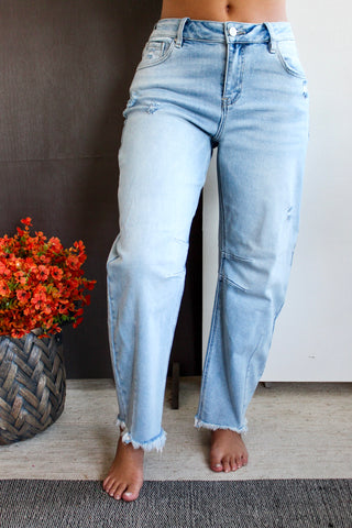 Belly Barrel Leg Jean • Light Wash