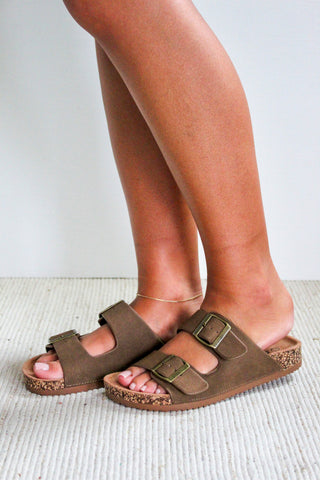 Brooke Buckle Strap Sandal • Dark Tan