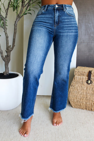 Lucia Frayed Hem Straight • Dark Wash