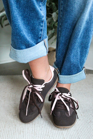 In The Lane Sneaker • Brown/Pink