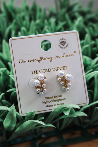 Lucky • pearl earrings