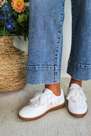 In Bloom Lace Sneaker • White Floral