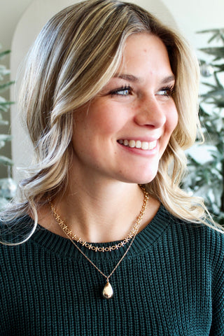 Sophisticated Season Necklace • Gold