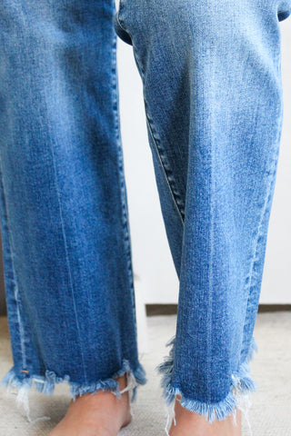 Neo Frayed Hem Straight | Tummy Control • Medium Wash