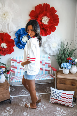 Bases Loaded V-neck • White