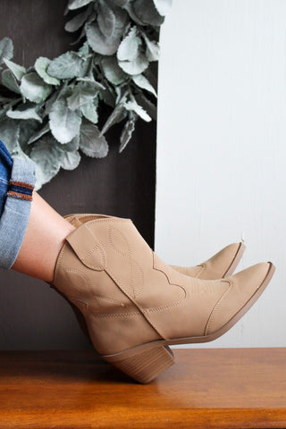 Dallas Western Ankle Boot • Tan