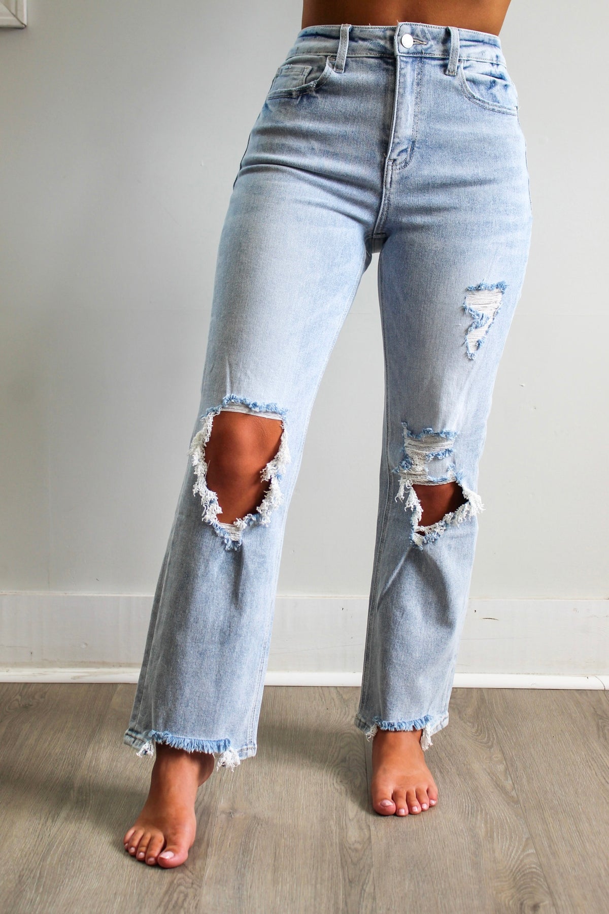 Jodie 90’s Distressed Jean • Light Vintage