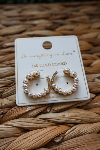 Amelia • Pearl earrings