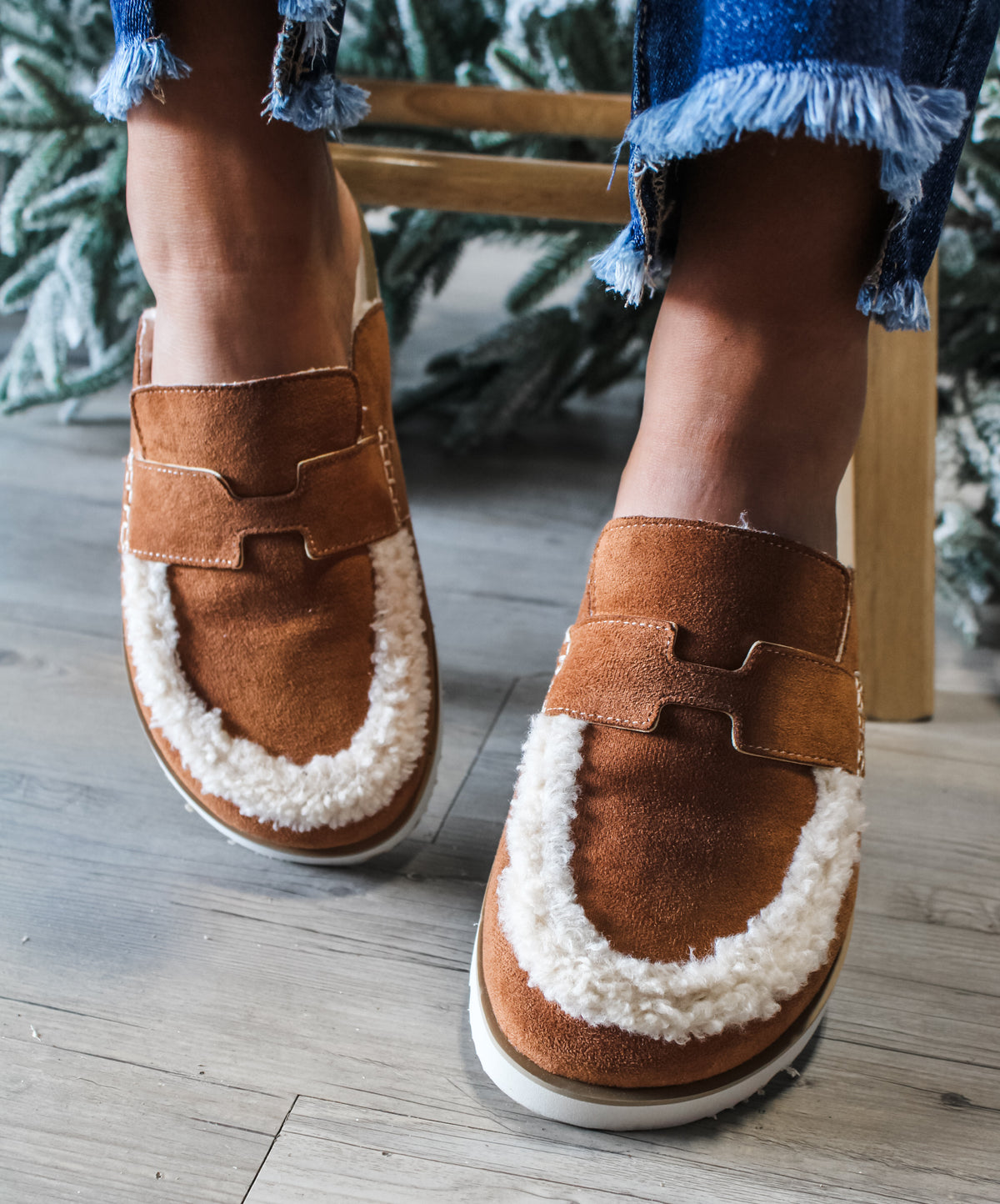 Early Mornings Sherpa Lined Clog Mule • Caramel