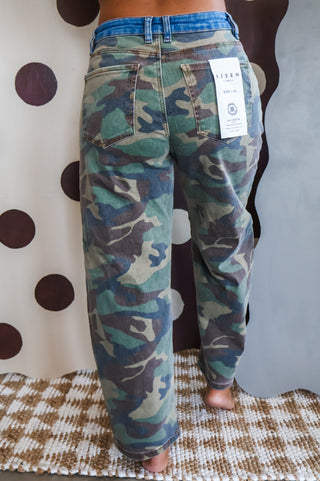 Sydney Contrast Waist Barrel Leg • Camo Combo
