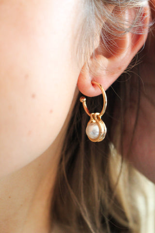 Beauty & Grace Pearl Earrings • Gold