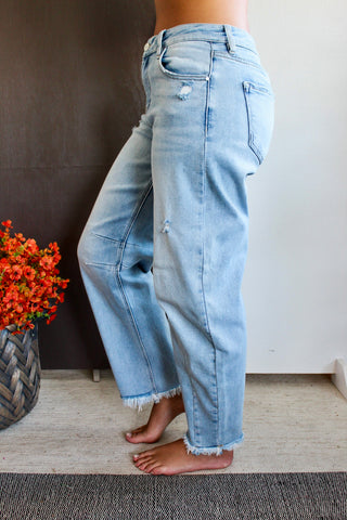 Belly Barrel Leg Jean • Light Wash