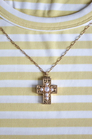 Faith Bigger Than Fear Locket Necklace • Gold