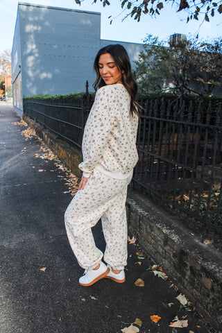 Mistletoe Wishes Pullover • Cream Floral