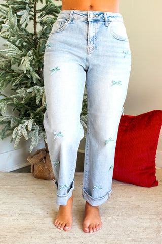 Evette Bow Detail Barrel Jean • Light Wash