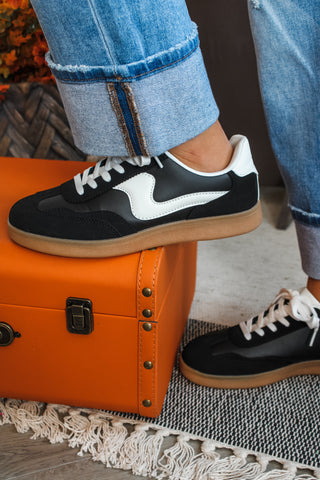 Kick Off Modern Sneaker • Black